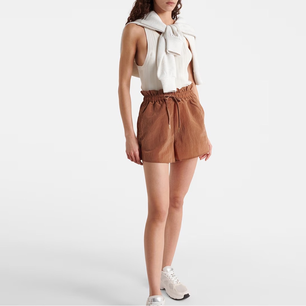 Varley Harmon high rise shorts - Picture 2 of 9